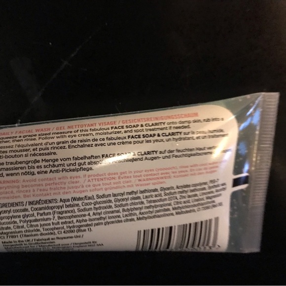 - Soap & Glory Vitamin C Facial Wash - Picture 3 of 3